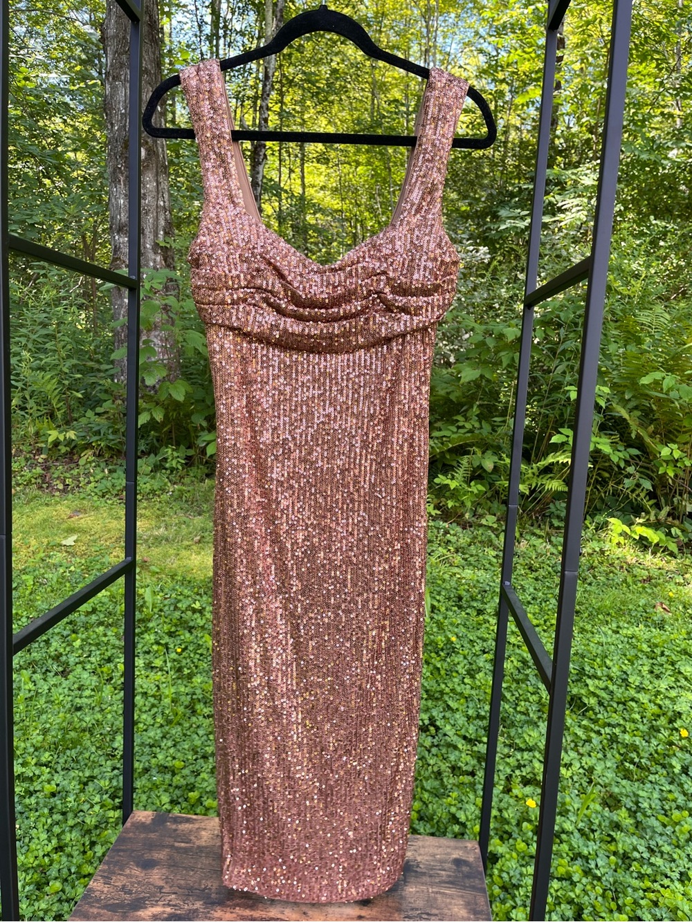 Badgley Mischka Gold Sequin Midi Dress - Ultimate Glam💖